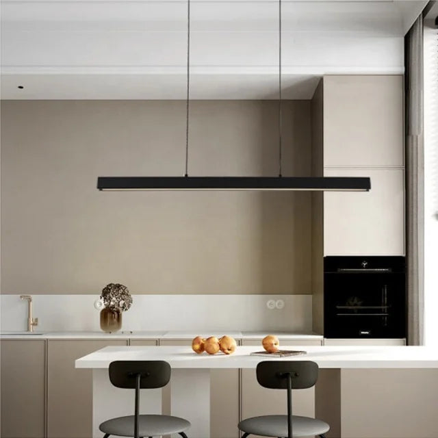 Minimalistisk LED Tube Pendel i Sort Aluminium – Dæmpbar med Fjernbetjening